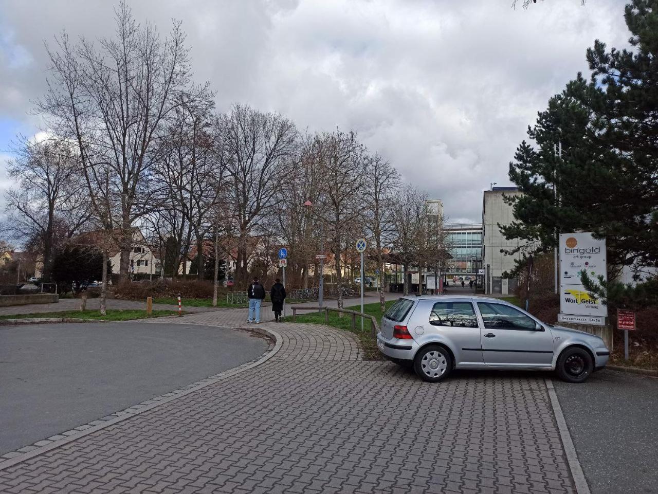 Ferienhaus Xzllenz - 4 Schlafzimmer, Zentral, Parken, U-bahn, 2 Baeder, 4 Smart-tv, Optional Einzelbett