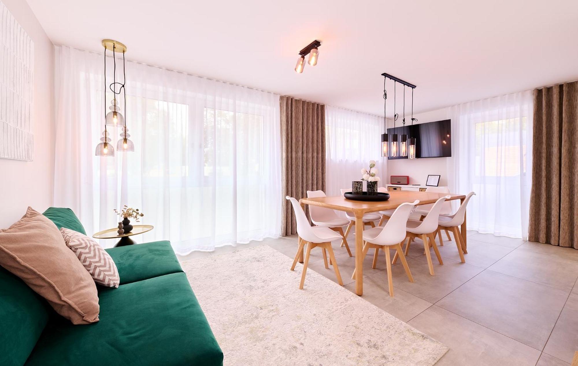 Xzllenz - 4 Schlafzimmer, Zentral, Parken, U-bahn, 2 Baeder, 4 Smart-tv, Optional Einzelbett Ferienhaus Nürnberg